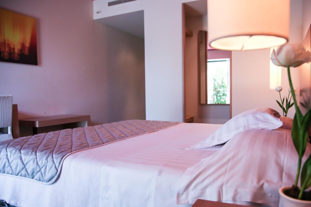Esperia Palace Hotel & Resort Spa Zafferana Etnea Esterno foto